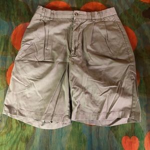 Turnbury Men’s shorts Sz 32 tan - pleated front